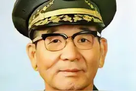 三次包围，胡琏为何总能跳出包围圈，晚年道出原因，仅有四个字图片