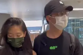 四年后正式官宣，黄轩晒和女友照片，女方气质出众非常般配图片