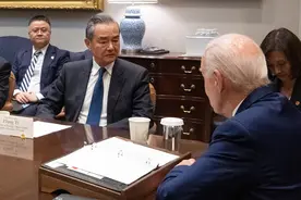 从一张白宫照片看中美两种格局：外长神情凝重，博弈道阻且长图片