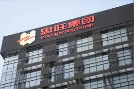 五年前的故宫奔驰事件，可能是一场针对中国前首富的局！图片