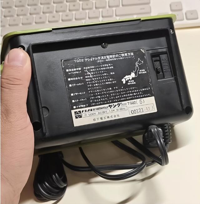 五十年前的日本机械钟，二手卖350元，数字可以“翻页”