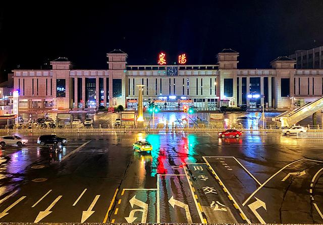 湖北宜昌襄阳这俩个副中心城市，它们在长江中游城市群是什么地位