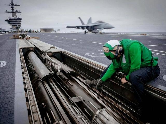 福建舰藏着多少底气？三航母不是终点	，而是中国海上时代的起点！