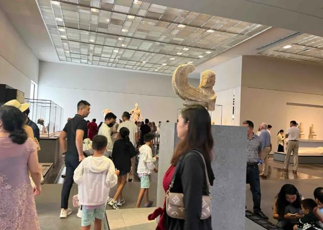 世界的尽头挤满了中国人