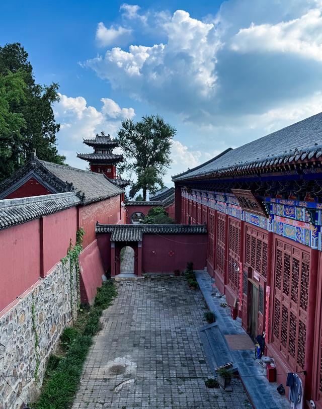 西安人去了登封和荥阳，直言不讳：登封人和荥阳人气质截然不同！