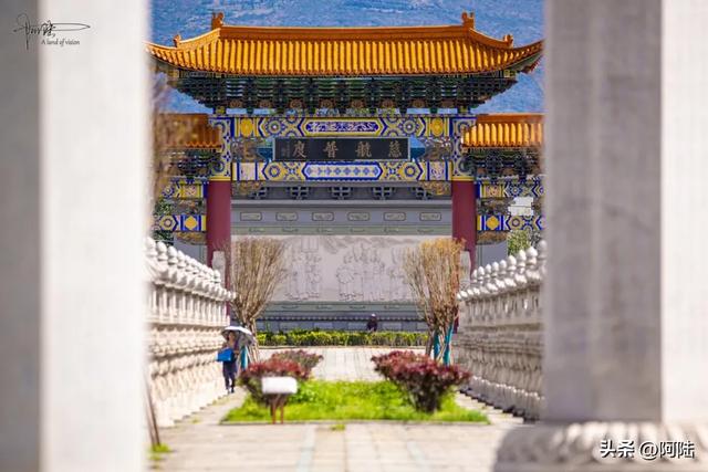 你知道吗?丽江有条1.2公里长的网红路,风景绝美游客却很少