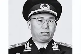 军委批准印发重要文件后，军报称“交友不慎系个别领导干部落马重要原因”图片