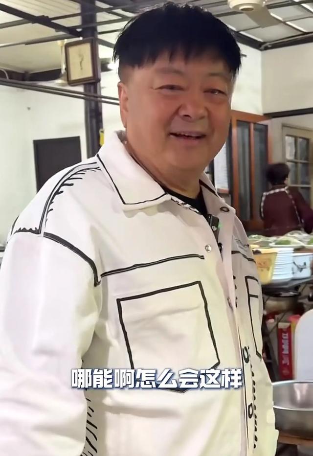 洪剑涛浙江旅游！想试戴帽子要求“付5元”，走好远心里还不舒服