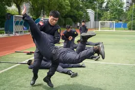 退役军人优先录取、条件放宽！多地公安系统招聘图片