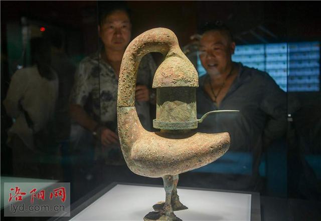 游客络绎不绝！汉魏洛阳故城遗址博物馆开馆即受热捧