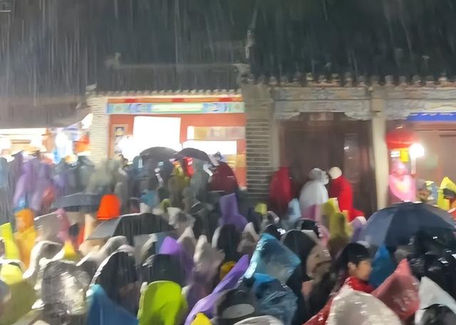 五一被骂最惨六大景区：泰山榜上有名，洛阳令人失望，第一太过分