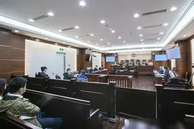 揭秘东南亚：疯狂的冻品走私黑幕，每个集装箱非法获利一百万元图片