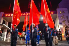 “行走的思政课”三十载初心不改 固原2300多名学生徒步百里祭英烈图片