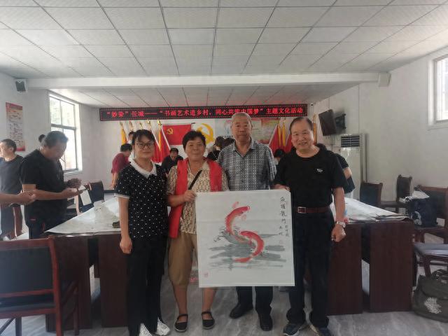 书画名家捐赠墨宝 助力乡村文化建设