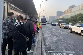 老年乘客占比近32%！北京公交这样“敬老爱老”——图片