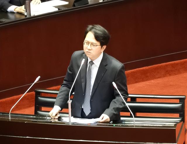 九三阅兵刚结束，赖清德准备下“毒手”，抓捕77岁的洪秀柱女士？