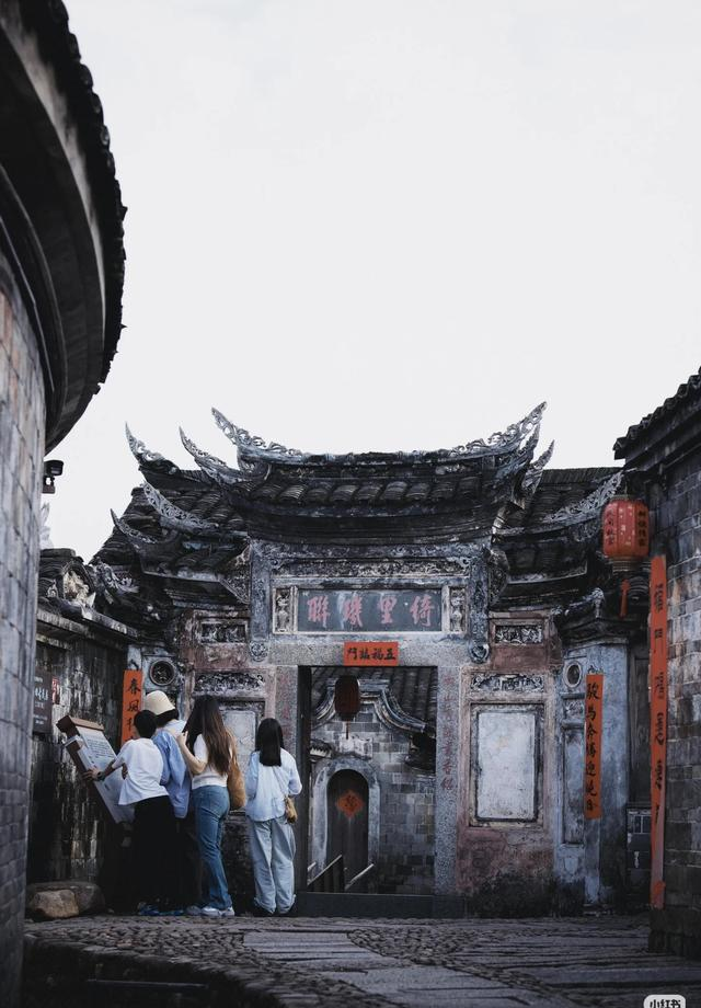 我宣布：这才是福建最美的古村！15元住进800年烟火气