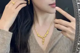 周大福2025年最新款 金枝玉叶黄金项链|周大福适合婚嫁的黄金首饰图片