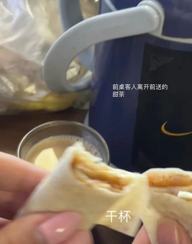 “去本地人多的餐厅好像闯进了别人的被窝。”