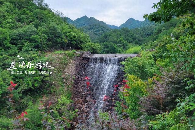 浙江宁与绍兴交界处的乡村，名气不大但藏着绝美风光，溯溪很惬意