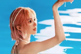 金晨性感泳装图片