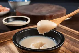 熬猪油，不能只放盐，多放这2样，猪油又白又香，久放也不怕坏图片