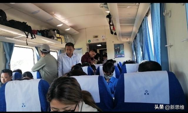绿皮火车站票和坐票价格相等，公平合理吗？三方观点你支持哪方