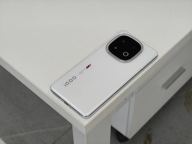 下代旗舰机「外观设计」爆料，最坐不住的可能是米粉？