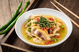 椒麻鸡不用出去吃，教您详细的椒麻鸡配方，学会给家人露一手！图片