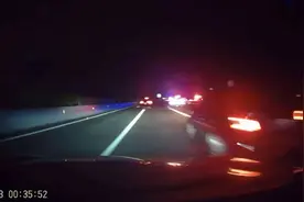 广东网友曝高速交警深夜拦停车辆粗暴执法？警方回复：事发路段有事故，拦截车辆提前下高速图片