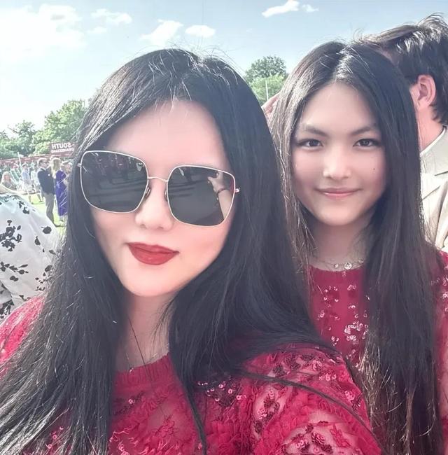 李湘不再隐瞒！坦白与释永信关系亮明态度，亲密照终于有了答案
