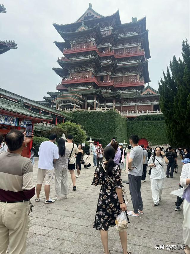 滕王阁:一座楼,一篇序,藏尽千年江南风华,背诵全文还能免票!