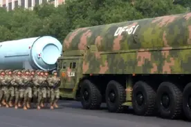 中国新亮出的武器，和美国相比如何？中国军武现在是世界第一吗？图片