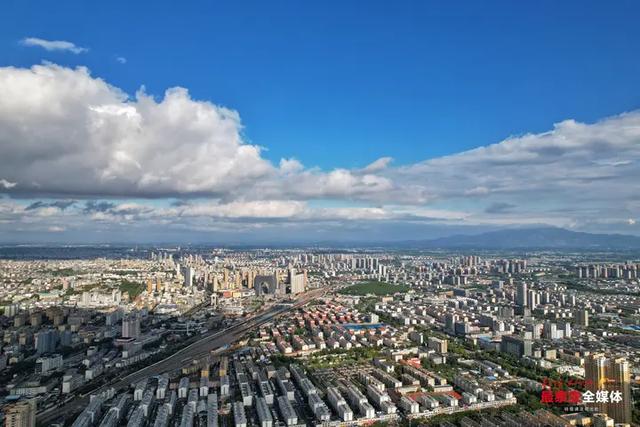 雨后泰城 泰山云雾间