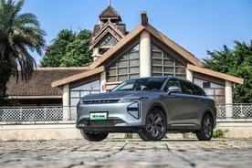 星途瑶光C-DM：破百4秒多！续航1400公里！内饰不输BBA？！图片