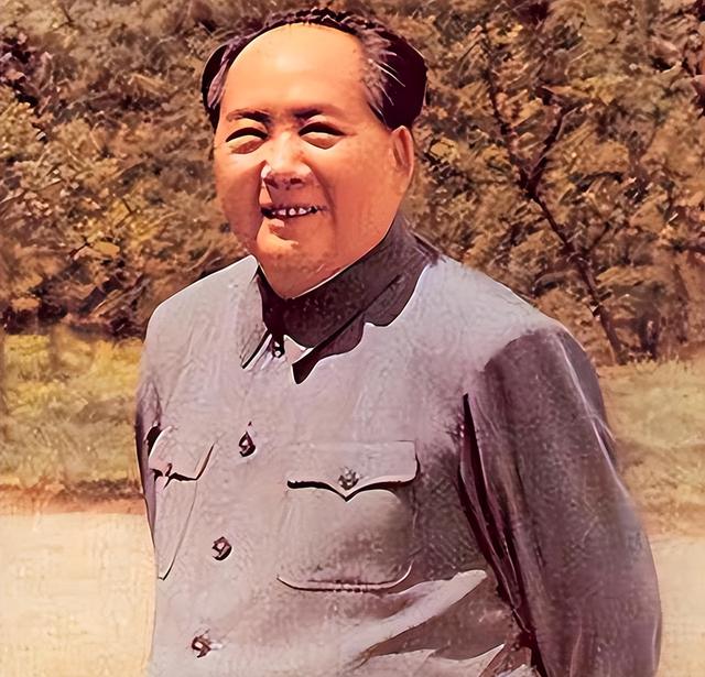 56年毛主席在北京吃羊肉泡馍，环顾四周后突然问高智：你工资多少