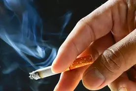 男性一天最多能吸多少支烟？医生：如果能控制在这个数，还算可以图片