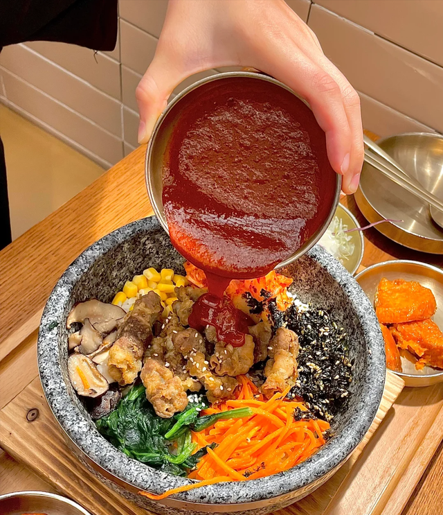 难吃的韩国拌饭，还能火爆多久？越是预制	，生意越好？