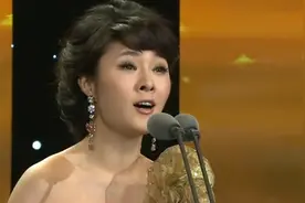 “落马老虎”的情妇罗菲：从歌唱家到囚犯，她如何一步步自毁的？图片