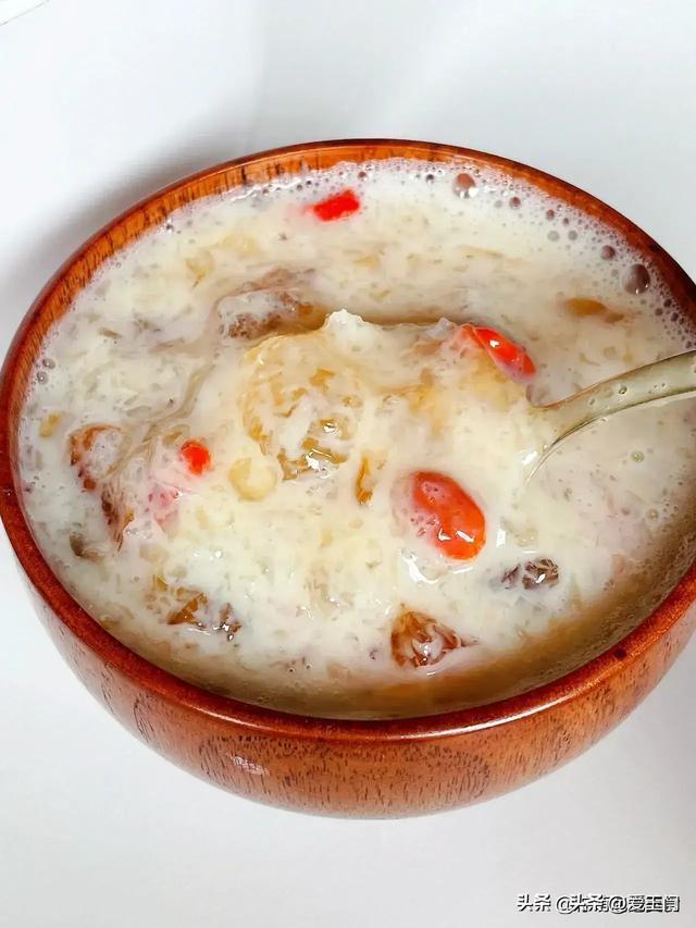 花胶桃胶炖木瓜功效 2026年花胶桃胶炖木瓜功效与禁忌