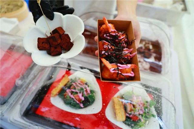 富阳这里，春日氛围感拉满！市民游客纷纷冒雨赶来……