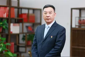 中国人民大学党委书记张东刚：当下对文科教育的需求，不是在减少，而是在增多图片