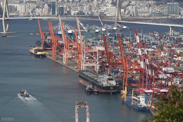 审判日本已开始，韩也加入战场，李在明送高市一句话，侮辱性极强