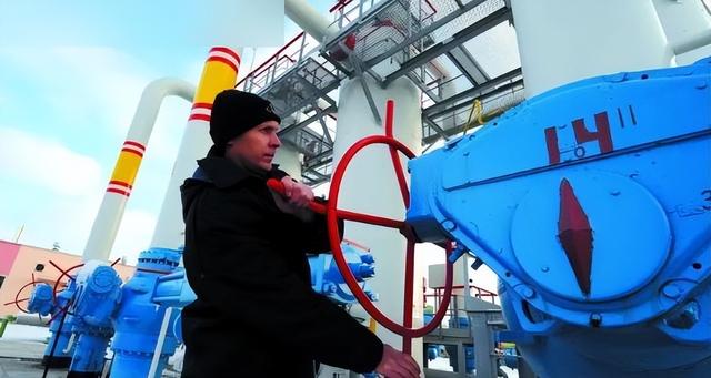 200次空袭炸到瘫痪！乌各大能源厂遭反复打击，不投降就一炸到底