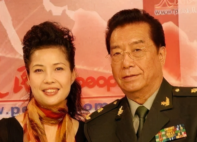 钱再多有什么用？87岁李双江一家4口的现状，给所有男人提了个醒