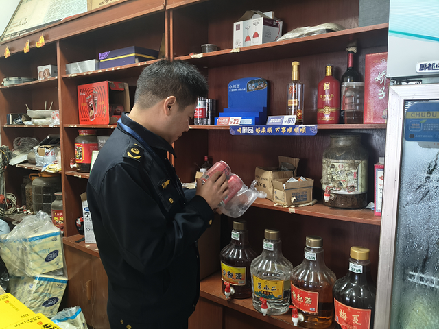 三台县新生市场监管所护航“第八届鲁班湖文化旅游活动周”