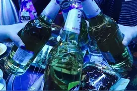 几个酒鬼论酒，把喝酒的“好处”说得淋漓尽致图片