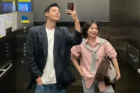 这是我见过最时髦的夫妻搭配，老公高大帅气，老婆洋气又会穿图片