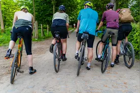 今夏骑行服消费呈现休闲、抑菌、防晒趋势图片