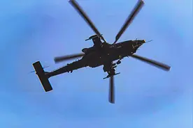 解放军新版武直谍照曝光，外型酷似“阿帕奇”，正式名称直21？图片